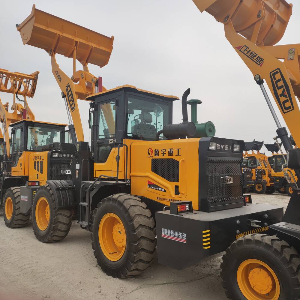 魯宇重工930小型多功能工程機械 叉木、抓木、上料一機多能